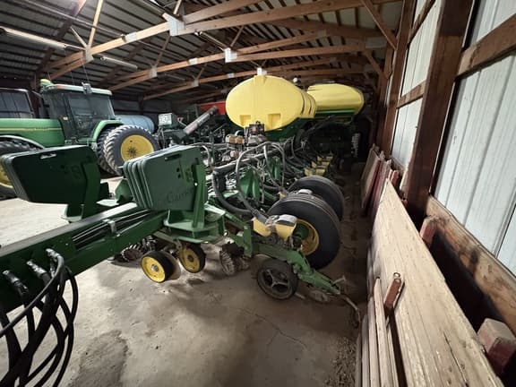 Image of John Deere 1770 equipment image 3