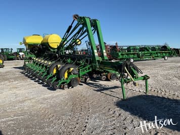 Main image John Deere 1770