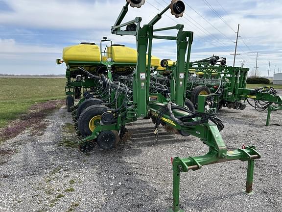 Image of John Deere 1770 equipment image 2