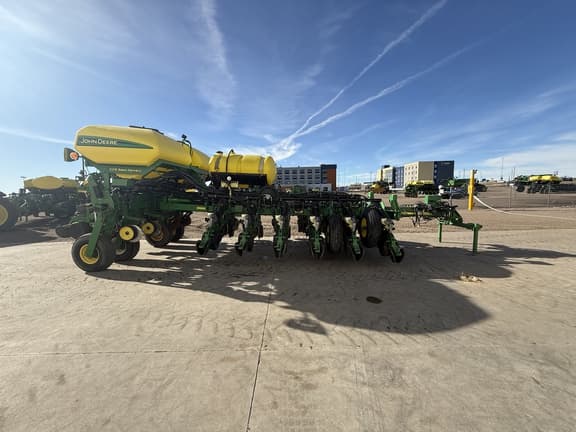 Image of John Deere 1770 equipment image 3