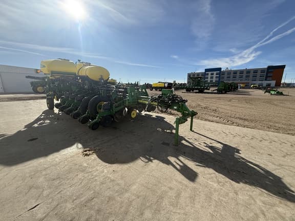 Image of John Deere 1770 equipment image 2