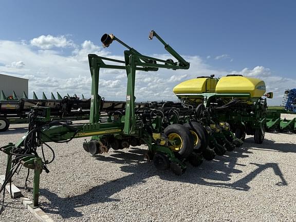 Image of John Deere 1770 equipment image 2