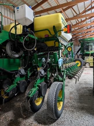 Image of John Deere 1770 equipment image 4