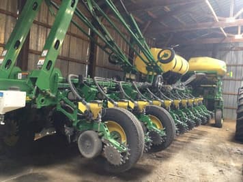 Main image John Deere 1770