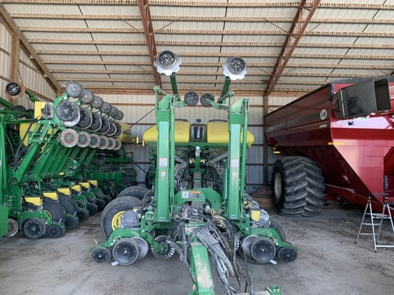Image of John Deere 1770 Primary image