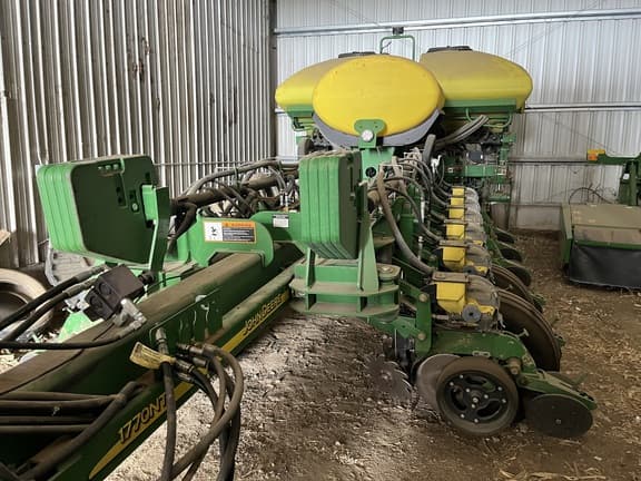 Image of John Deere 1770 equipment image 1