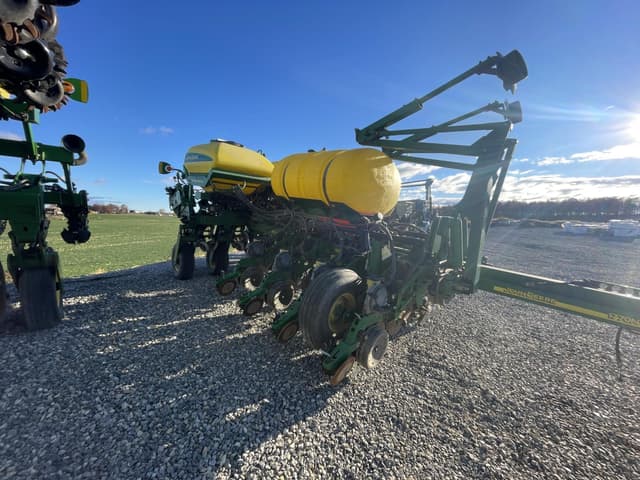 Image of John Deere 1770 equipment image 3