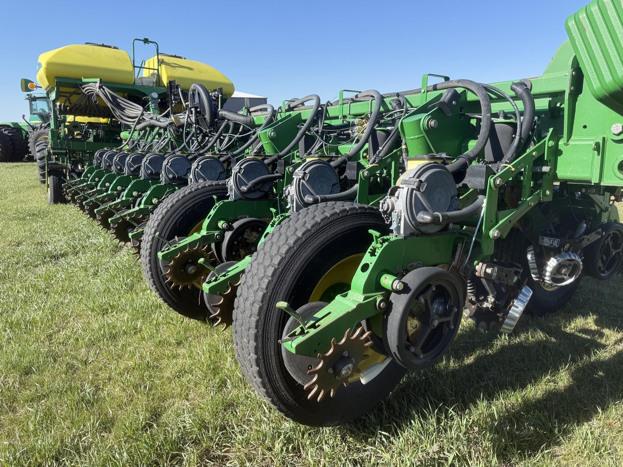 2010 John Deere 1770NT Equipment Image0
