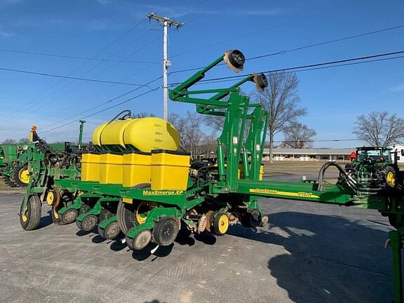 Image of John Deere 1770 equipment image 1