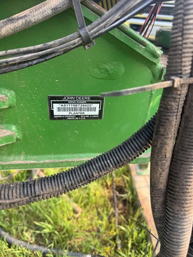 Image of John Deere 1770 equipment image 2