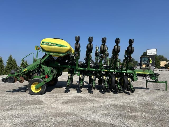 Image of John Deere 1790 equipment image 3