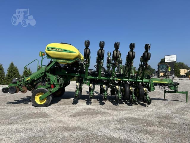 Image of John Deere 1790 equipment image 3