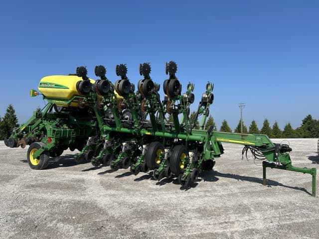 Image of John Deere 1790 equipment image 1