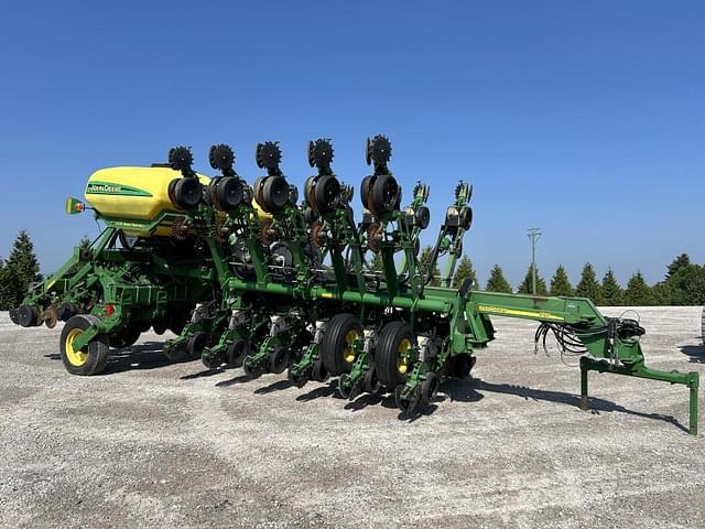 Image of John Deere 1790 equipment image 1