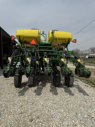 Image of John Deere 1790 equipment image 4
