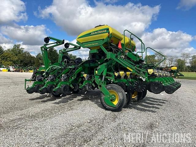 Image of John Deere 1790 equipment image 2