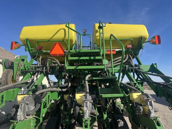 Image of John Deere 1790 equipment image 4