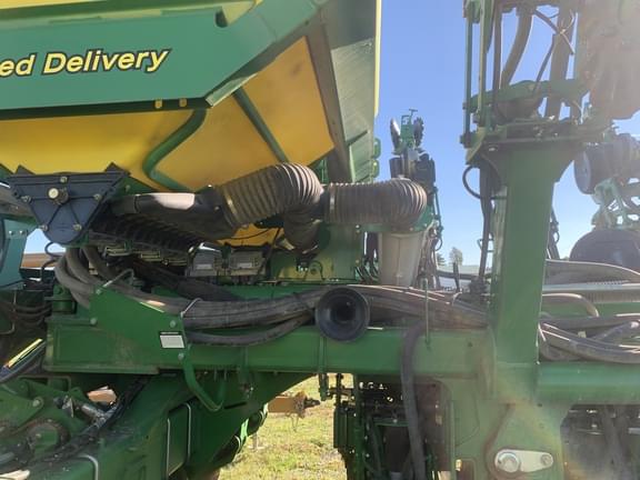 Image of John Deere 1790 equipment image 2