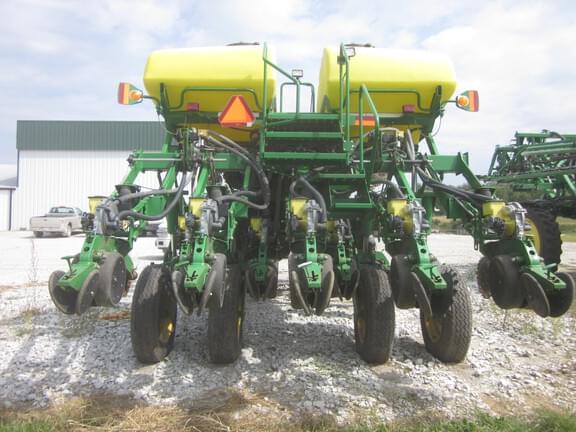 Image of John Deere 1790 equipment image 3