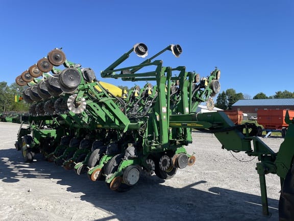 2010 John Deere 1790 Equipment Image0