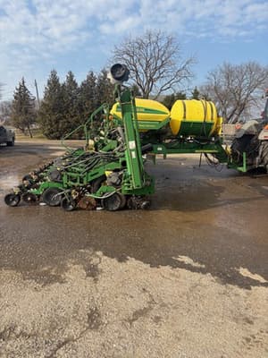 2010 John Deere 1790 Image