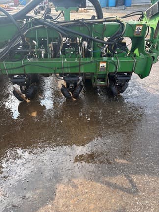 Image of John Deere 1790 equipment image 4