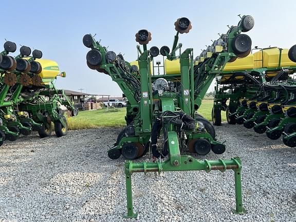 Image of John Deere 1790 equipment image 3