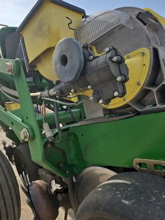 Image of John Deere 1790 equipment image 2