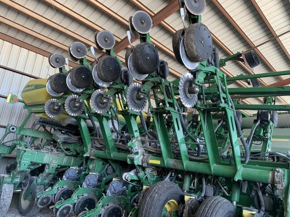 Image of John Deere 1790 equipment image 4