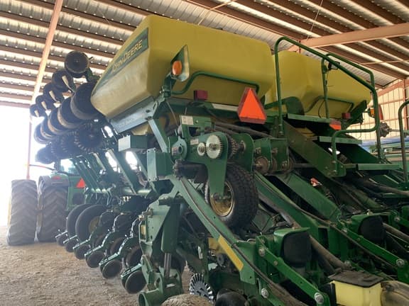 Image of John Deere 1790 equipment image 1