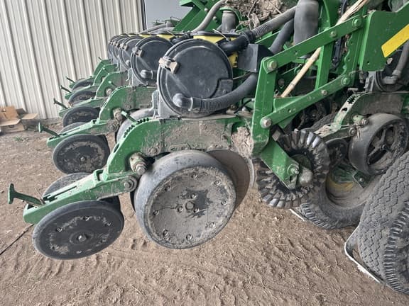 Image of John Deere 1790 equipment image 4