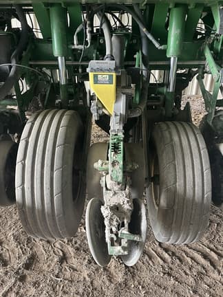 Image of John Deere 1790 equipment image 3