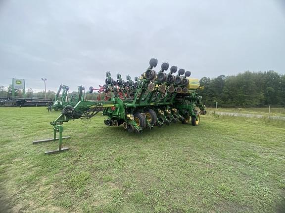 Image of John Deere 1790 equipment image 2