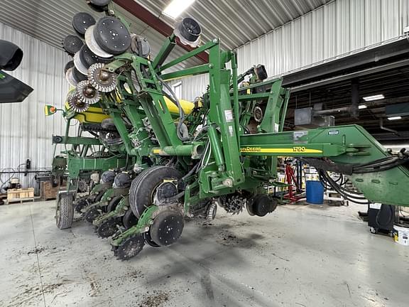 Image of John Deere 1790 equipment image 3
