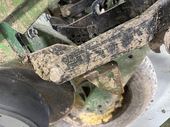 Image of John Deere 1790 equipment image 1