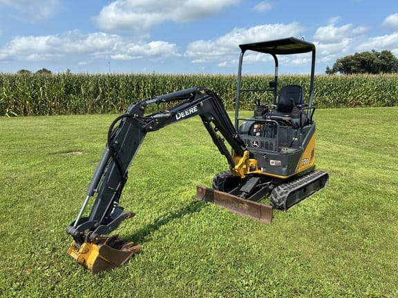 2010 John Deere 17D Equipment Image0