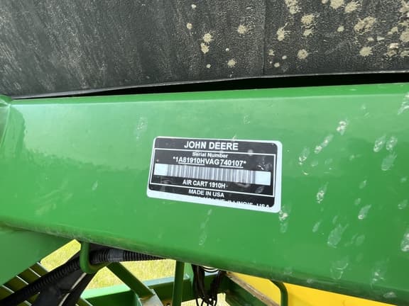 Image of John Deere 1830 equipment image 3