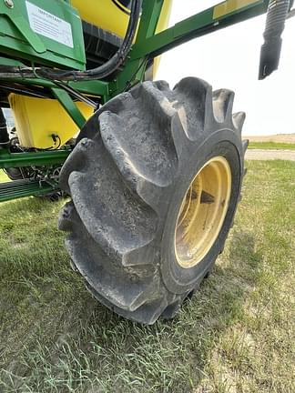 Image of John Deere 1830 equipment image 1