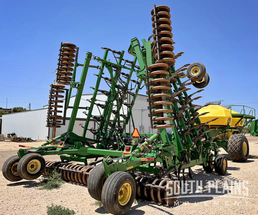 Image of John Deere 1830 equipment image 3