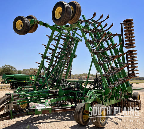 2010 John Deere 1830 Equipment Image0