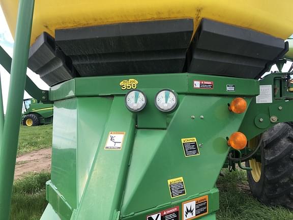 Image of John Deere 1830 equipment image 4