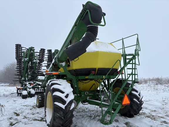 Image of John Deere 1830 equipment image 2