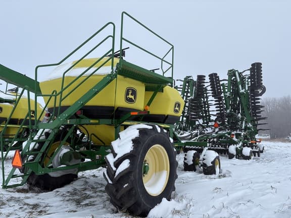 Image of John Deere 1830 equipment image 3