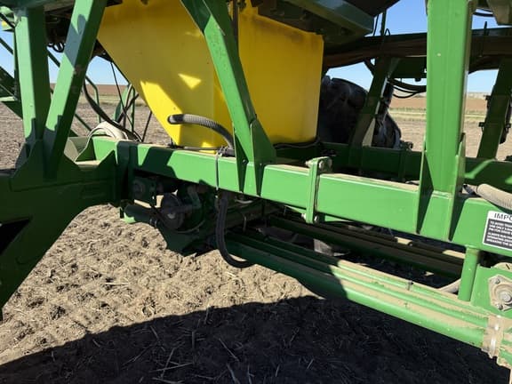 Image of John Deere 1830 equipment image 1