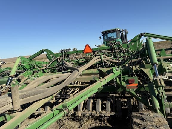 Image of John Deere 1830 equipment image 3