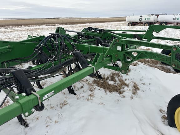 Image of John Deere 1830 equipment image 4