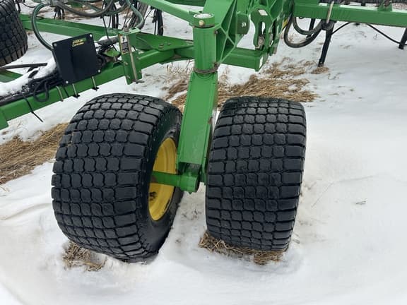 Image of John Deere 1830 equipment image 2