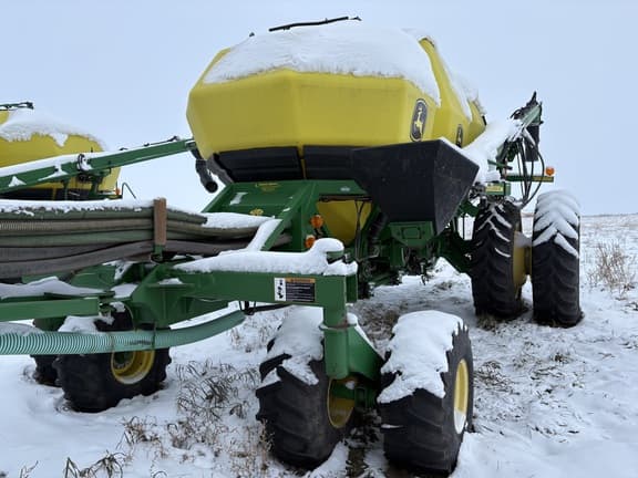 Image of John Deere 1835 equipment image 4