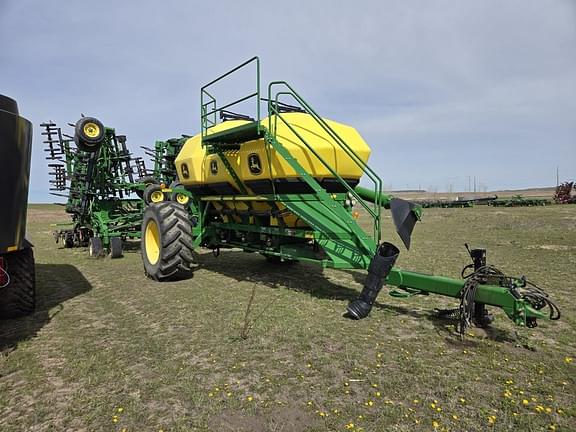 Image of John Deere 1835 equipment image 1