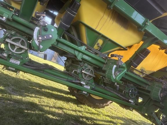 Image of John Deere 1870 equipment image 3